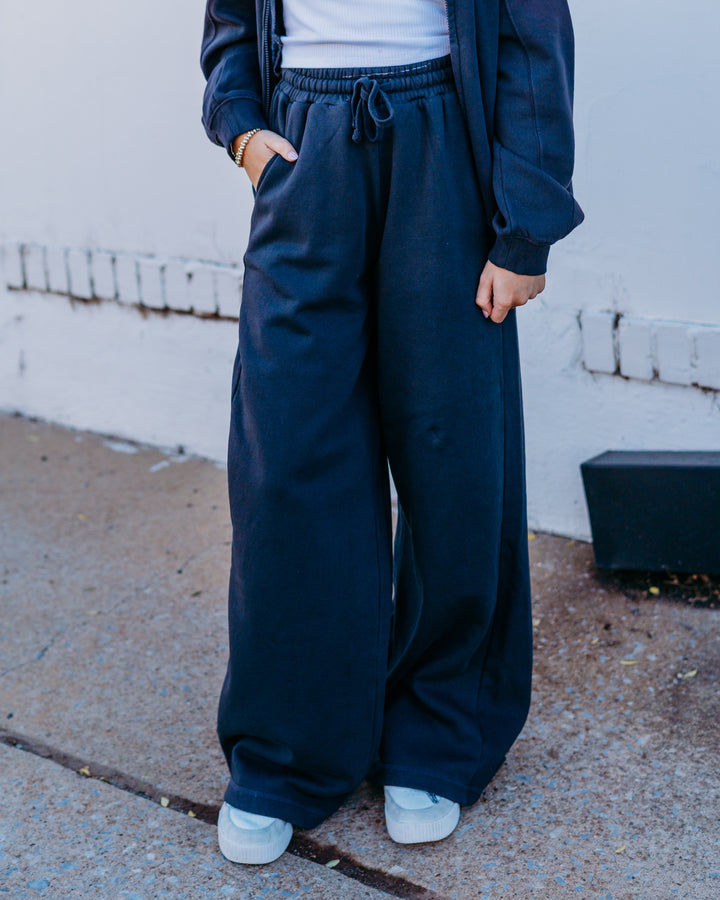 Billabong: The Avery Fleece Pant in Blasted Blue