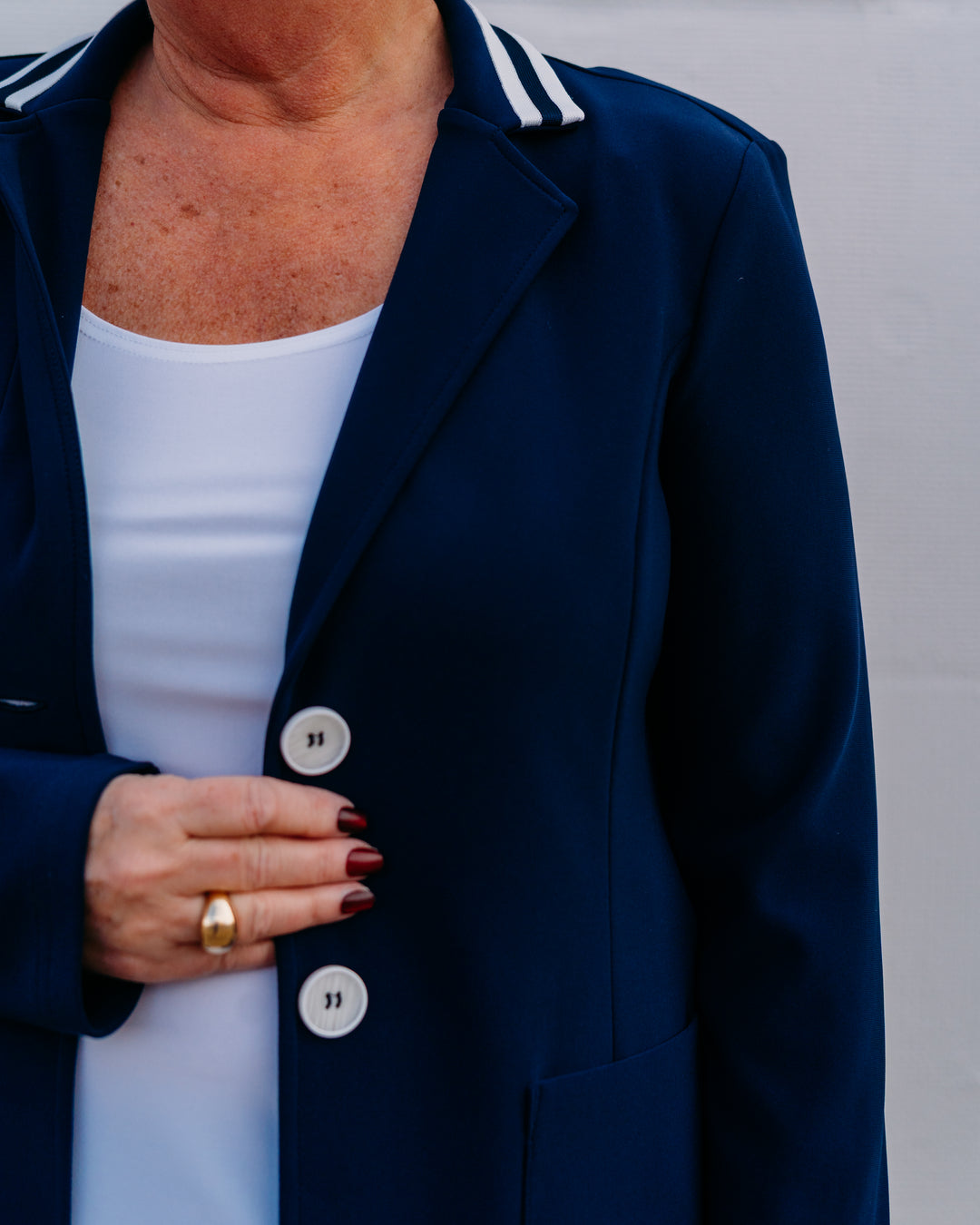 Joseph Ribkoff:Silky Knit Fitted Blazer With Stripe Band Detail in Navy (261622)