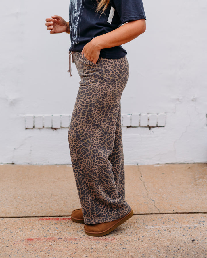 Z Supply: Hunter Leopard Knit Pant in Desert Sand