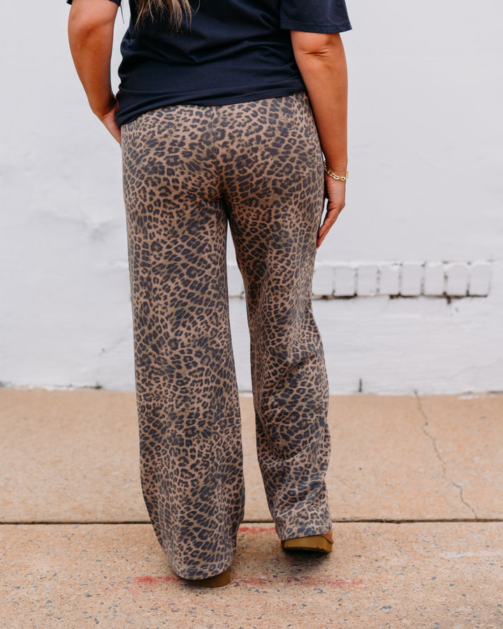 Z Supply: Hunter Leopard Knit Pant in Desert Sand