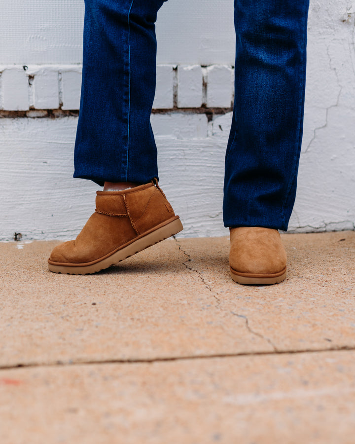 Ugg: Classic Ultra Mini Boot in Chestnut