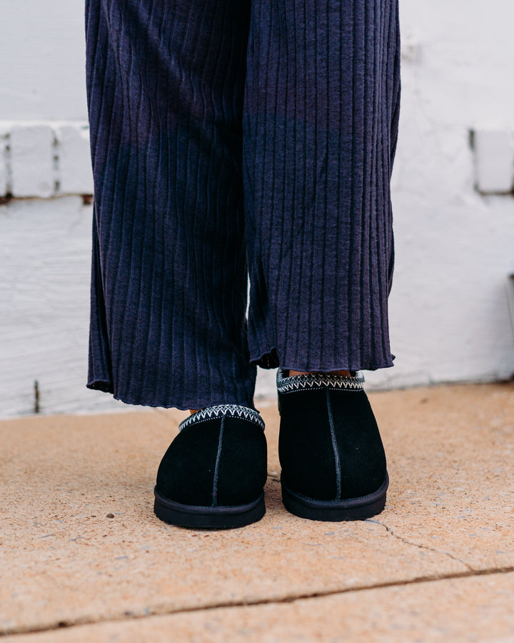 UGG: W Tasman II in Black