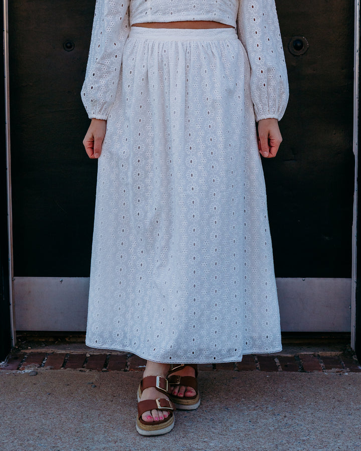 Z Supply: Bria Eyelet Skirt in White (ZK261574) - The Vogue Boutique