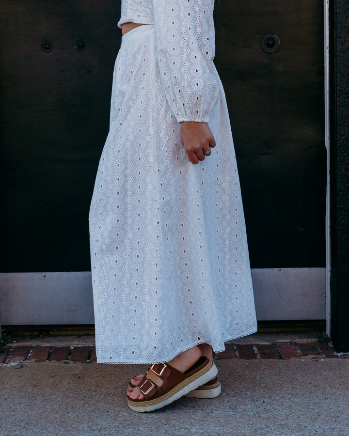 Z Supply: Bria Eyelet Skirt in White (ZK261574) - The Vogue Boutique
