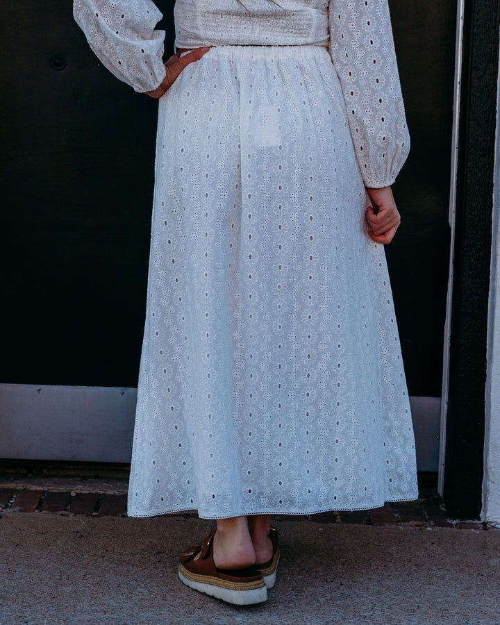 Z Supply: Bria Eyelet Skirt in White (ZK261574) - The Vogue Boutique