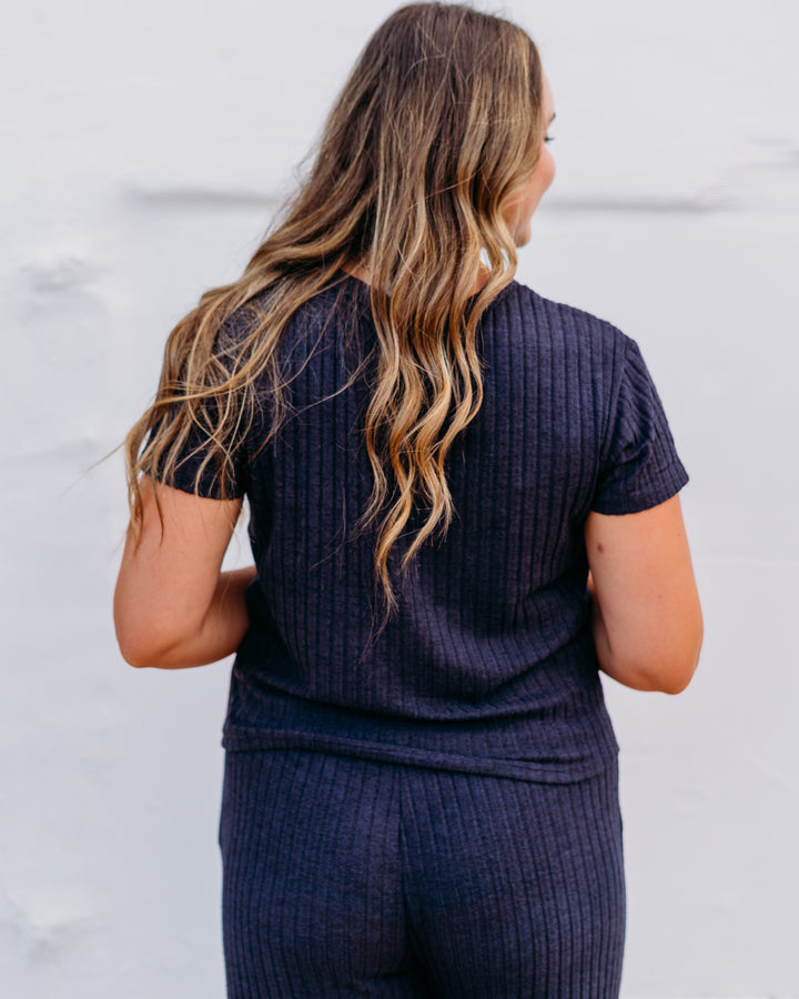 Z Supply: Kara RIb Tee in Black Sand