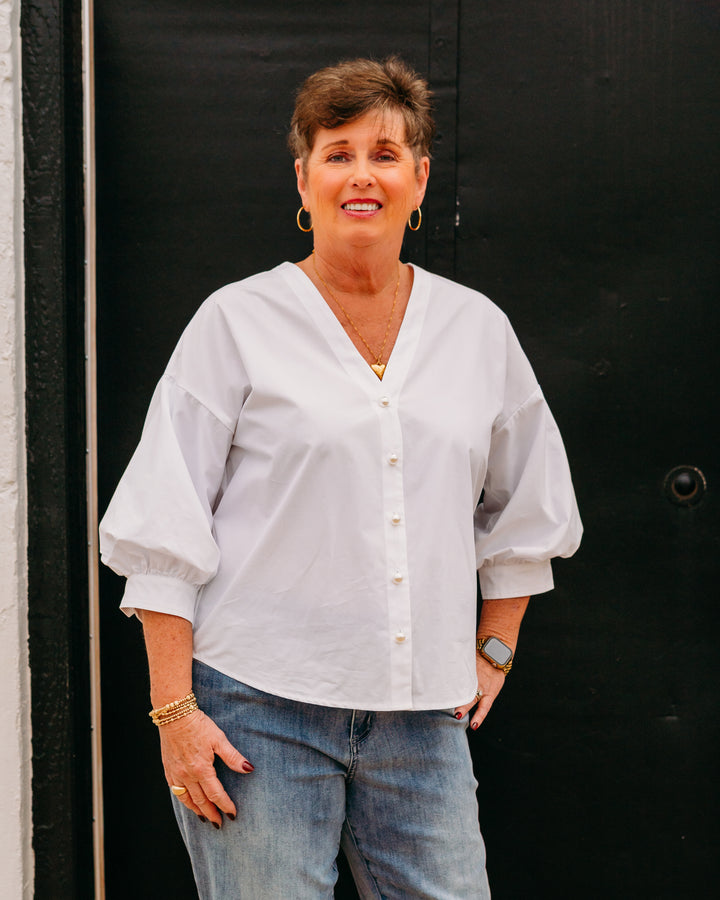 Karen Kane: Pearl Button Top in Off White (1L48200)