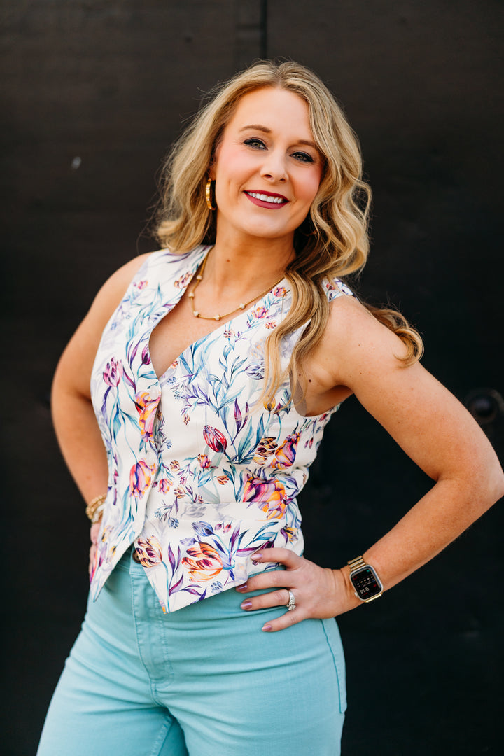 Steve Madden: Selene Vest in Antique Floral Print
