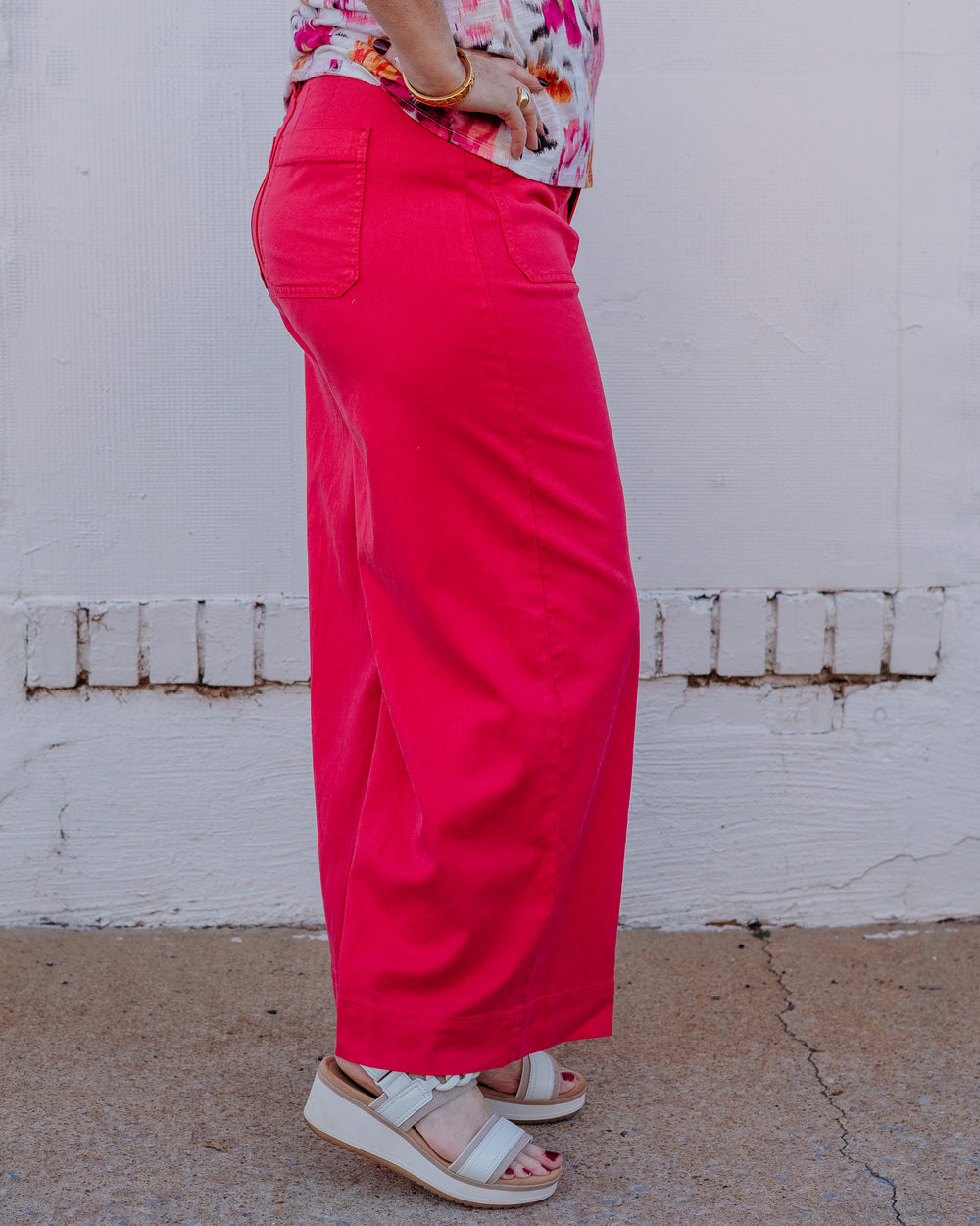 Liverpool: Crop Wide Leg W/ Patch Pkts 27' Ins in Diva Pink - The Vogue Boutique