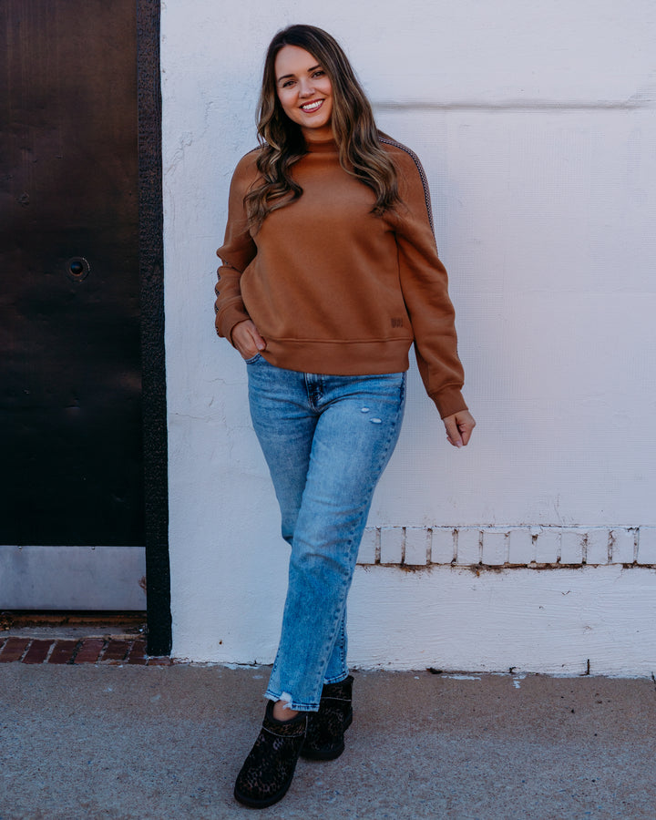 UGG: Men Oversized Tasman Crewneck in Chestnut (1172191)