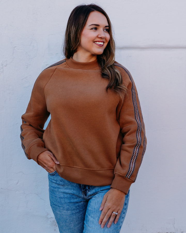 UGG: Men Oversized Tasman Crewneck in Chestnut (1172191)