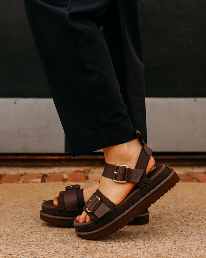 UGG: W Goldenstar Villa in Molasses