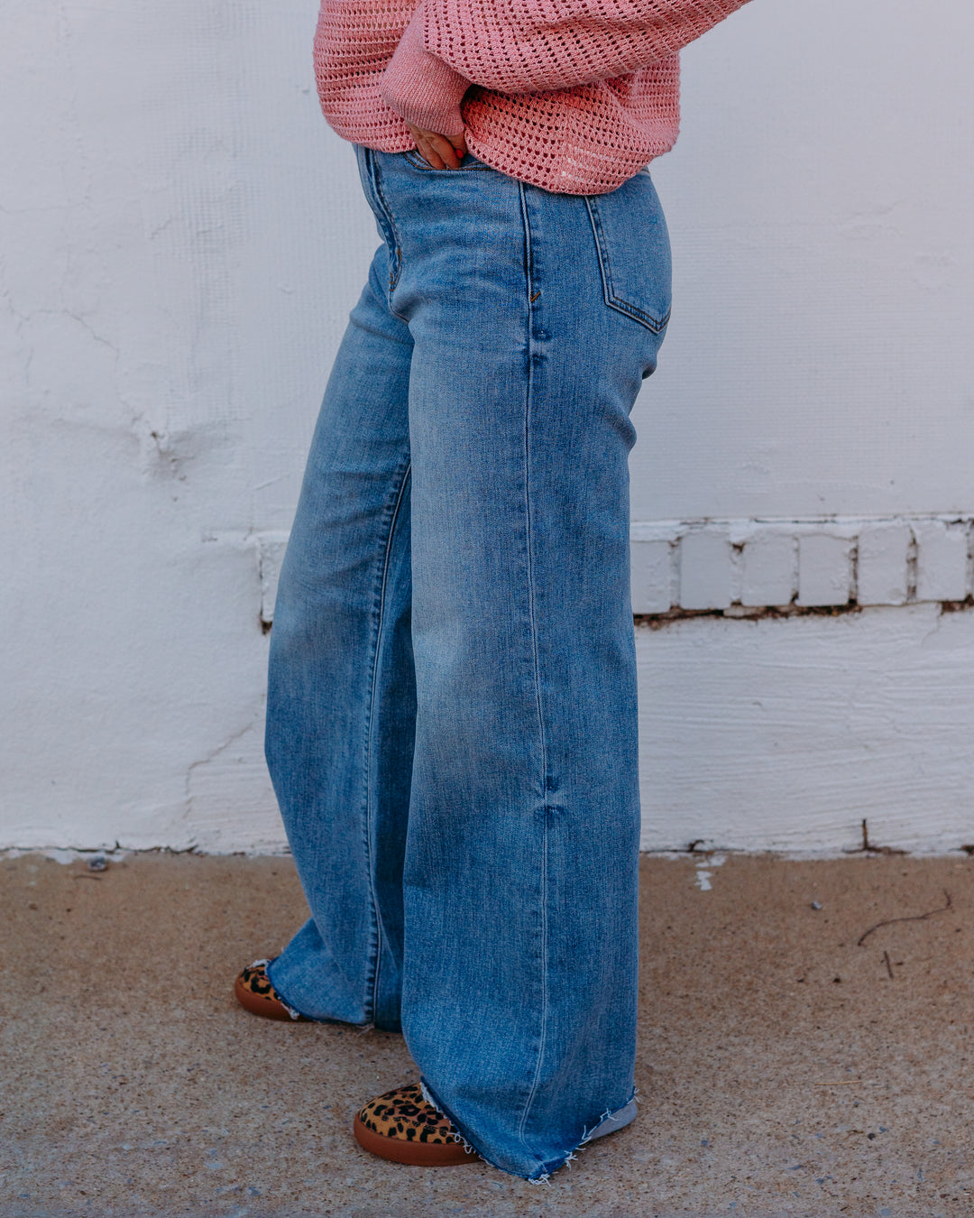 Daze: Far Out High Rise Wide Leg in Fools Gold (D00016205)