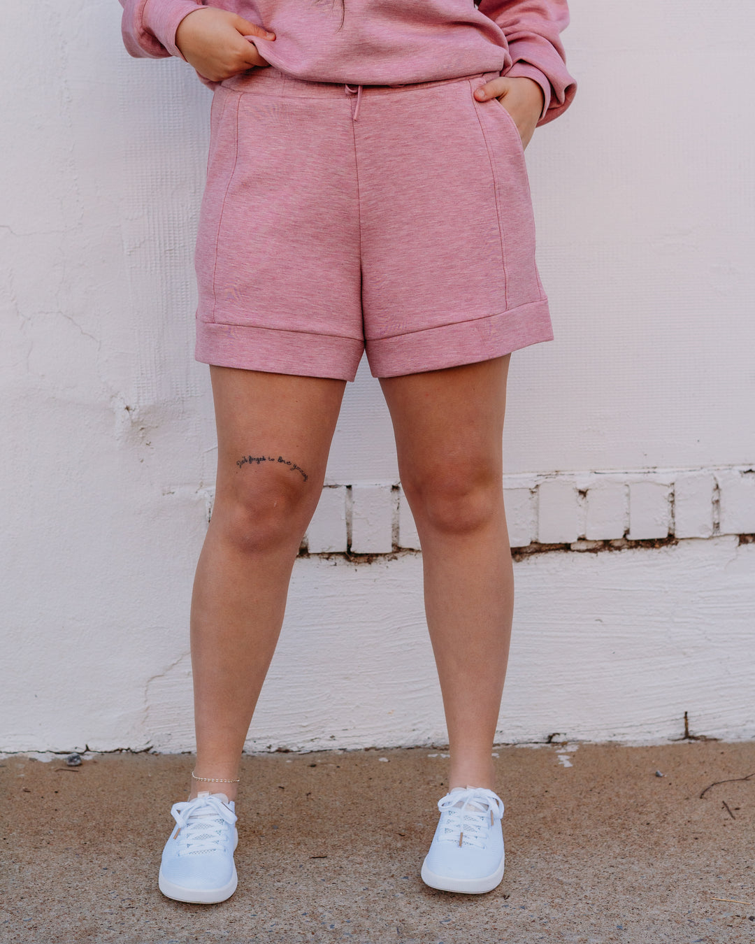 Varley: Atrium High Rise Short 4.5 in Rose Marl (VAR01759) - The Vogue Boutique