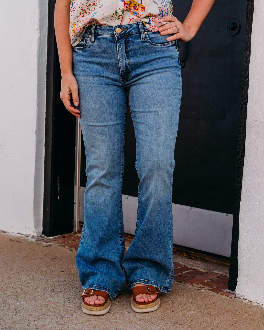 Kut: Ana High Rise Fab Ab Flare-Baby Dn All Over in Obtain (KP1528MF2) - The Vogue Boutique