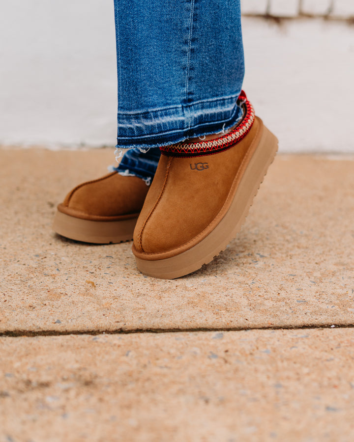 UGG: Tazz Platform Slipper in Chestnut