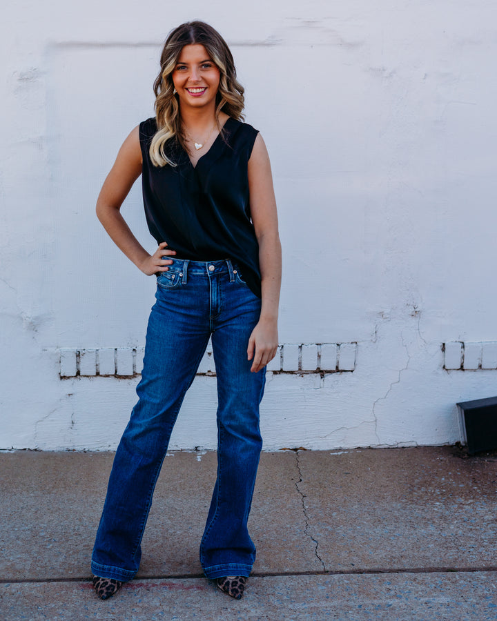 Liverpool: Sleeveless V-Neck Woven-To-Knit Top in Black (LM8K27PS6)