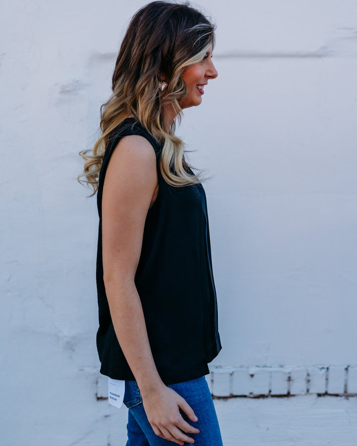 Liverpool: Sleeveless V-Neck Woven-To-Knit Top in Black (LM8K27PS6)