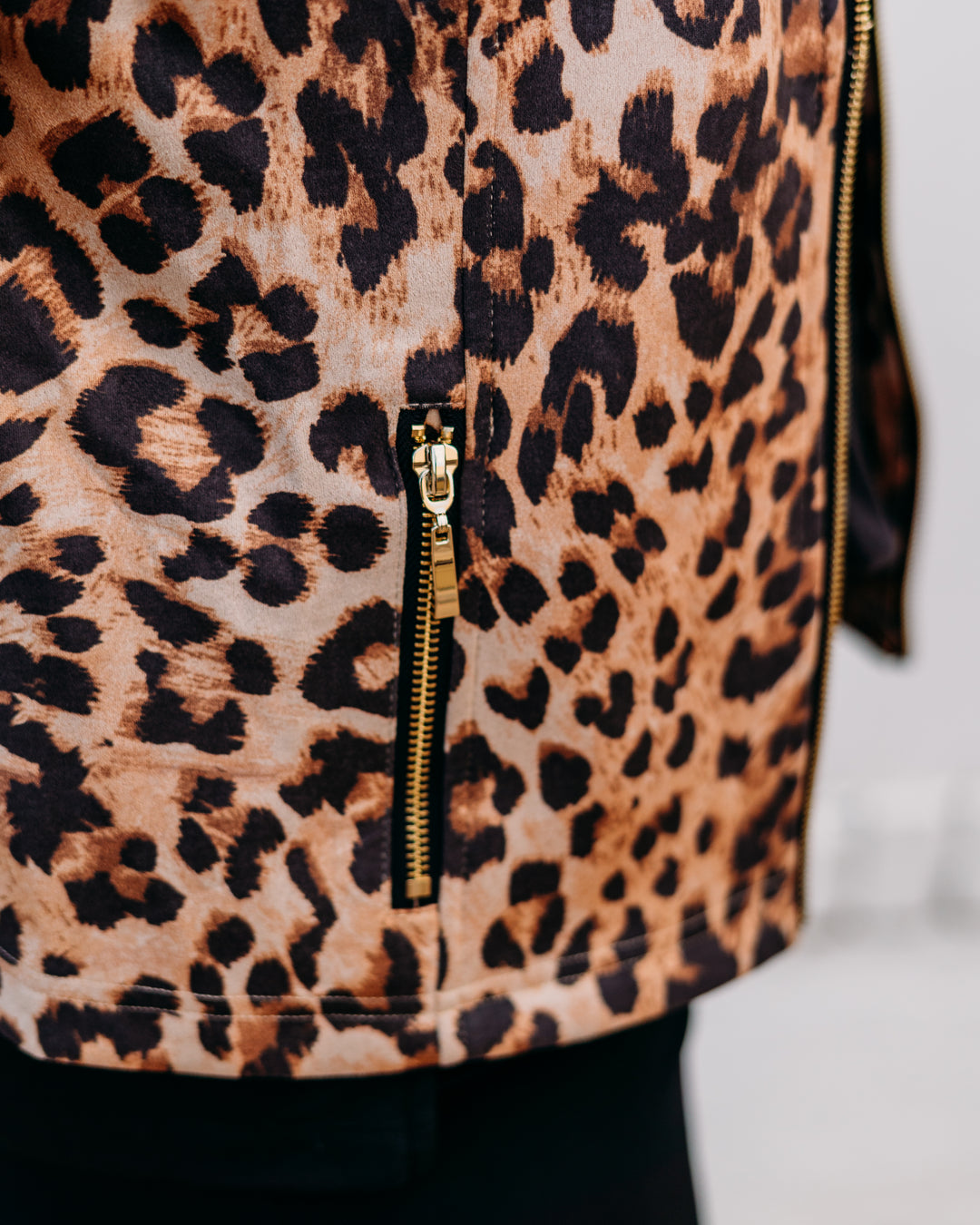 Frank Lyman: Cheetah Jacket 253857