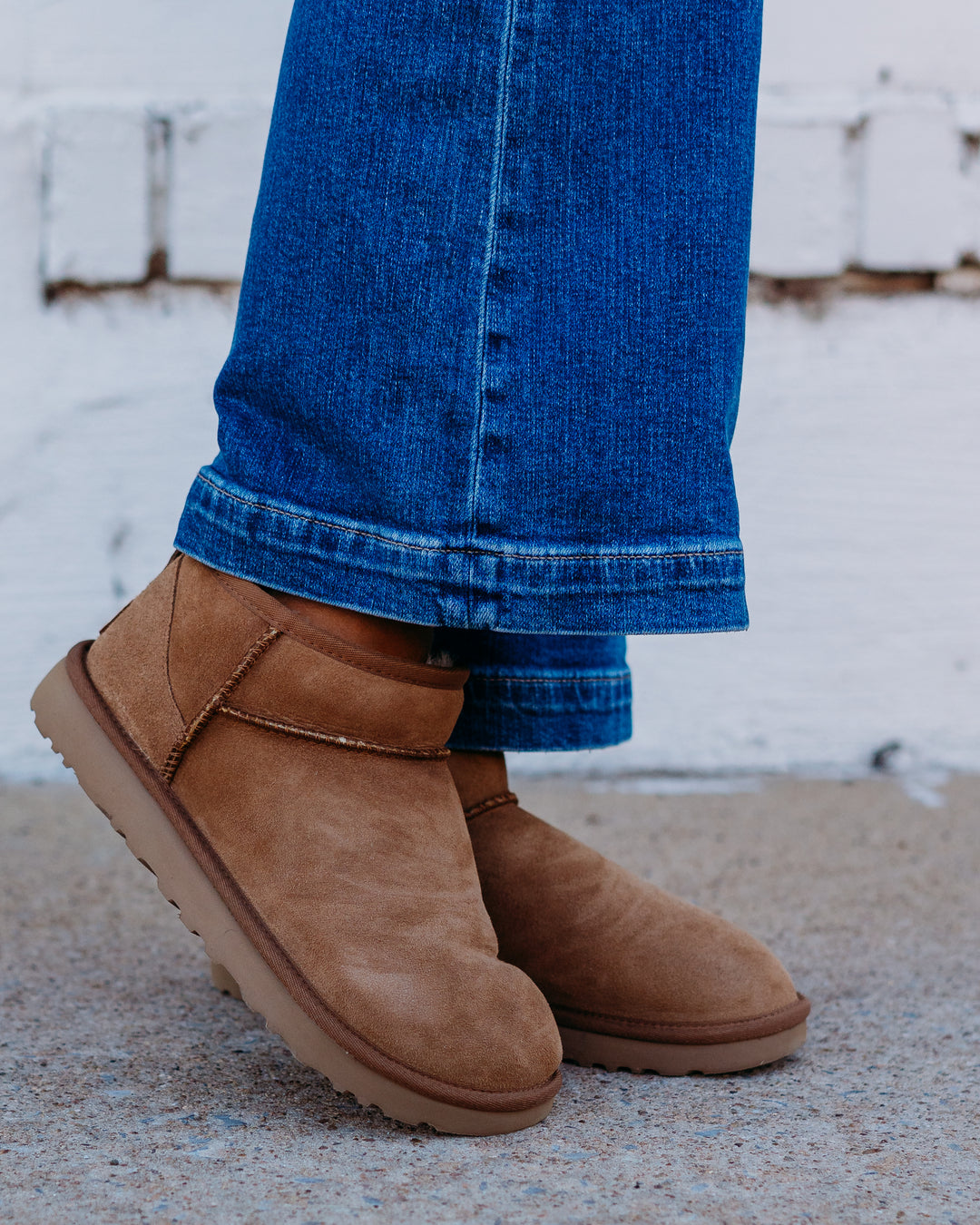 Ugg: Classic Ultra Mini Boot in Chestnut
