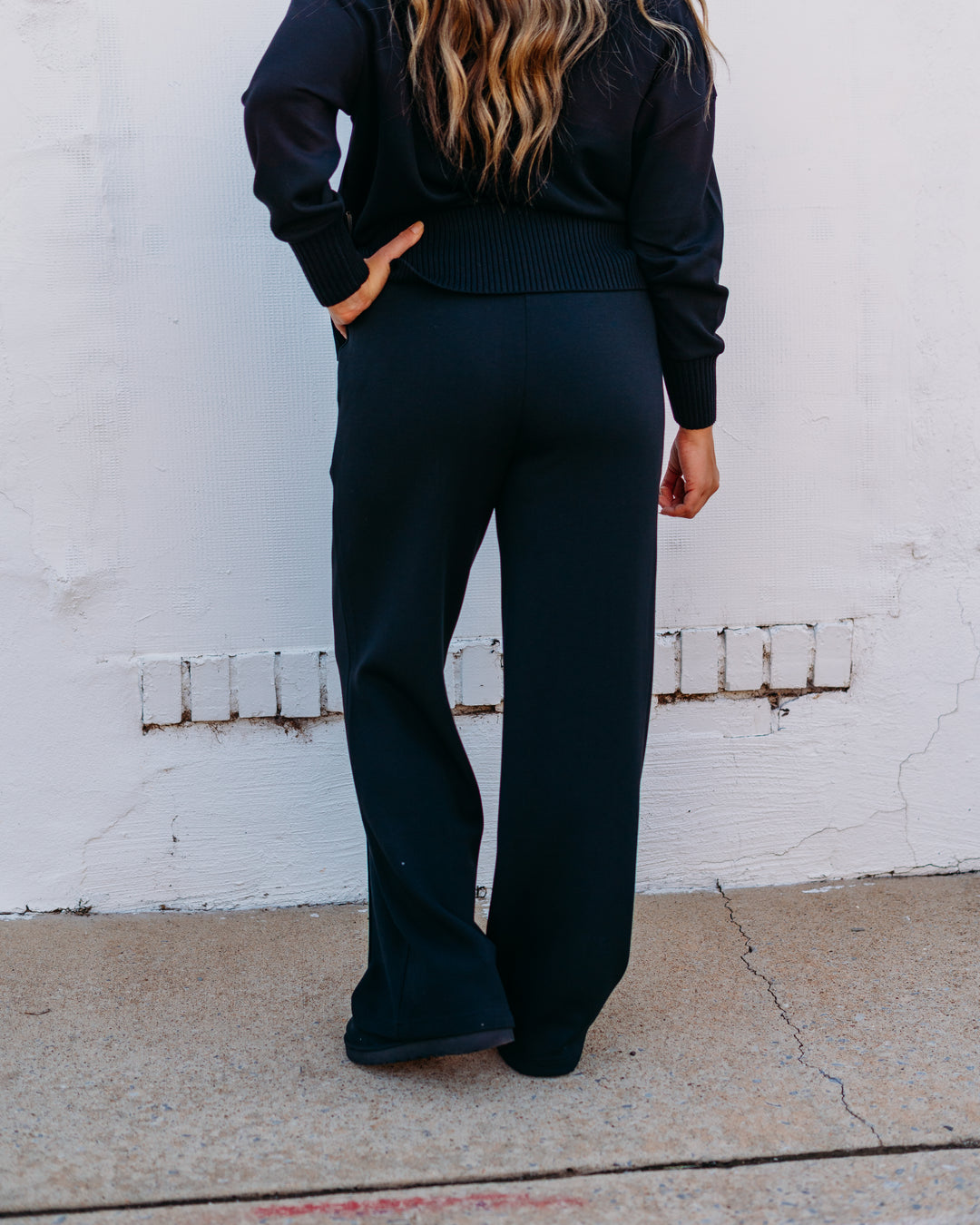 Varley: The Rolled Cuff Pant 28.5 in Black (VAR02059) - The Vogue Boutique