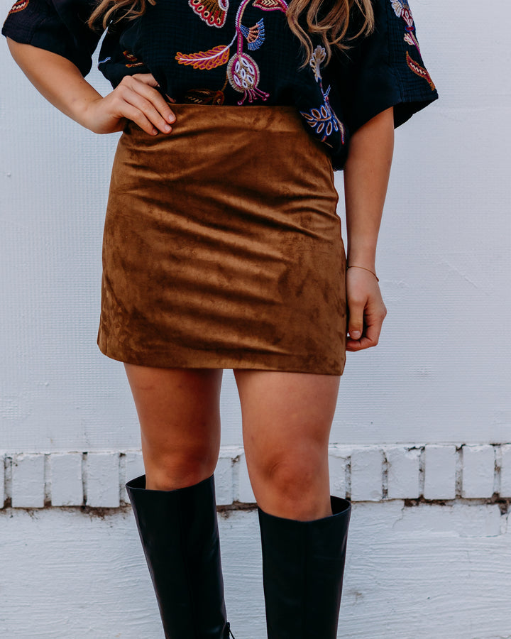 Z Supply: Ciera Suede Mini Skirt in Coconut