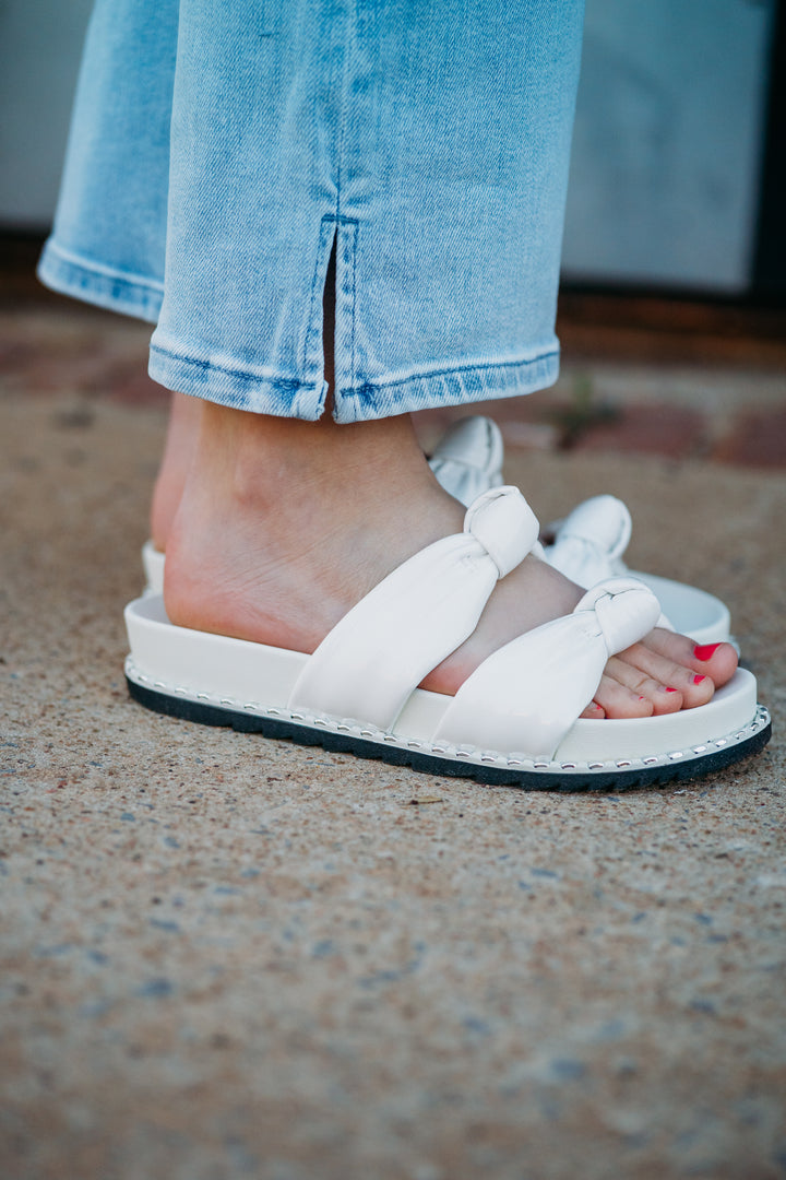 Jessica Simpson: Caralyna Sandal in White