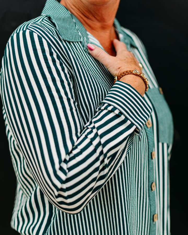 Multiples:  (Sun Stone) Turn-Up Cuff Long Sleeve Hi-Lo Shirt in Deep Green(M35609BM)
