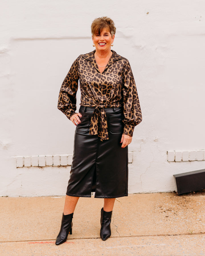 Karen Kane: Long Sleeve Tie Front Top in Leopard 3L36000