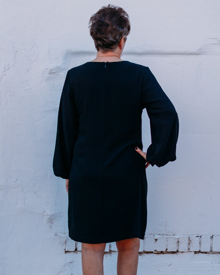 Karen Kane: Embellished Bow Shift Dress in Black (4L90210)