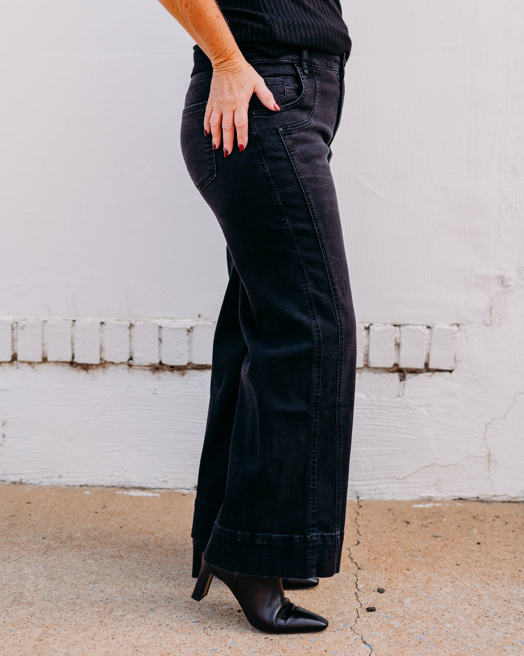 Kut: Meg High Rise Fab Wide Leg Jeans Wide Hem in Black