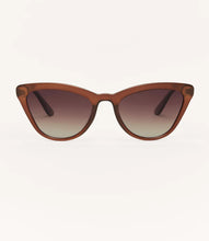 Load image into Gallery viewer, Z Supply: Rooftop Polarized Sunglasses in Chestnut Gradient

