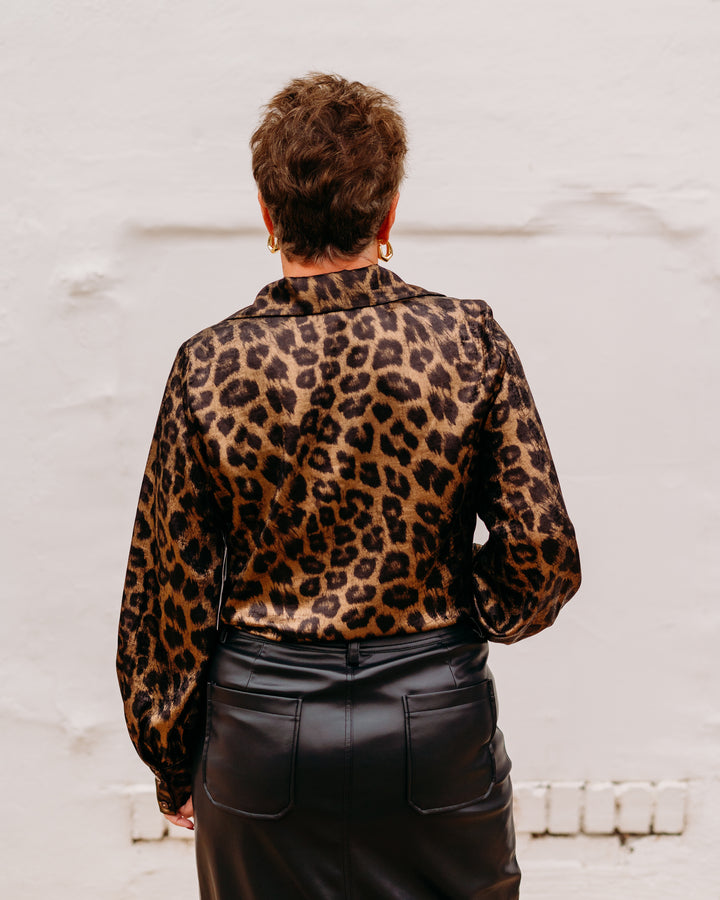 Karen Kane: Long Sleeve Tie Front Top in Leopard 3L36000