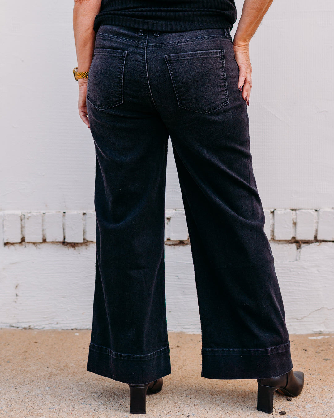 Kut: Meg High Rise Fab Wide Leg Jeans Wide Hem in Black