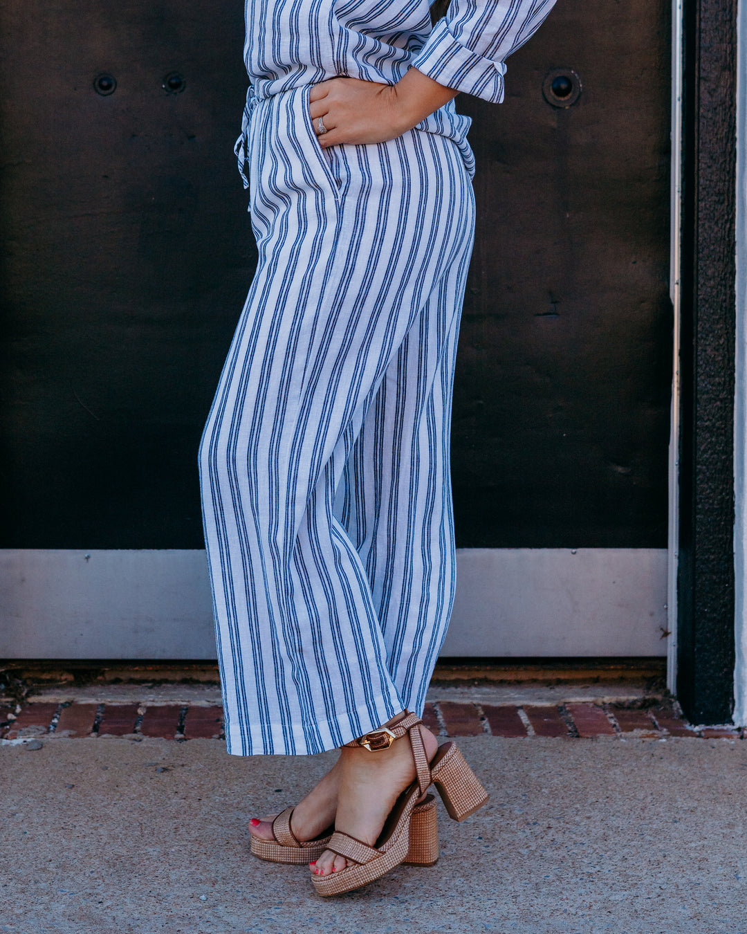 Z Supply: The Perfect Striped Pant in White (ZP262116) - The Vogue Boutique