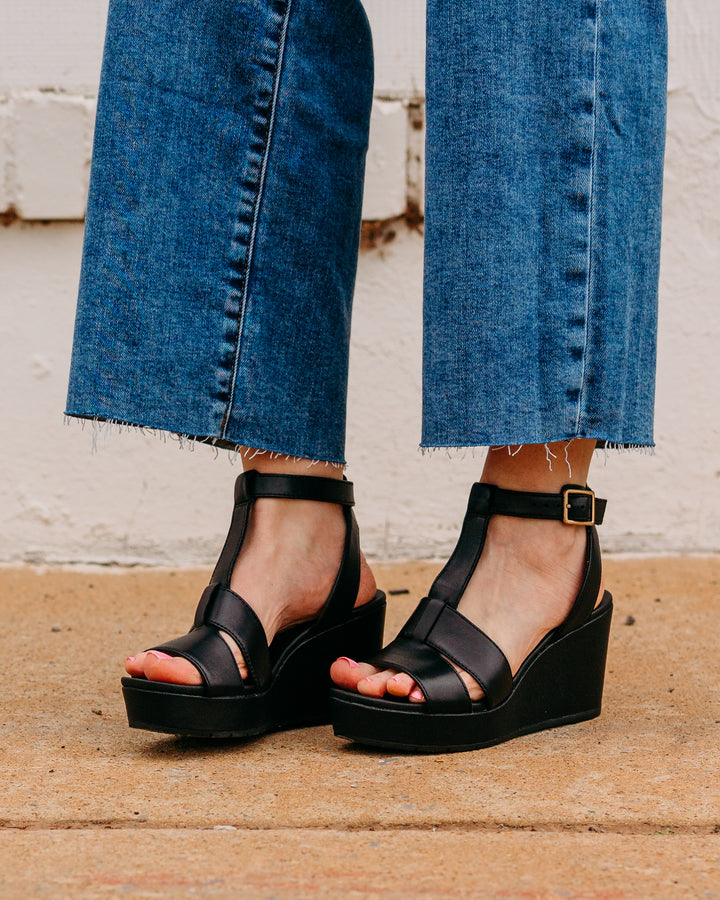 Clarks: Hope Sandal Black Leather