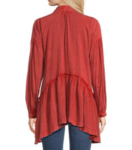Load image into Gallery viewer, Tru Luxe: Vintage Wash Button Up Replim Top in Spiced
