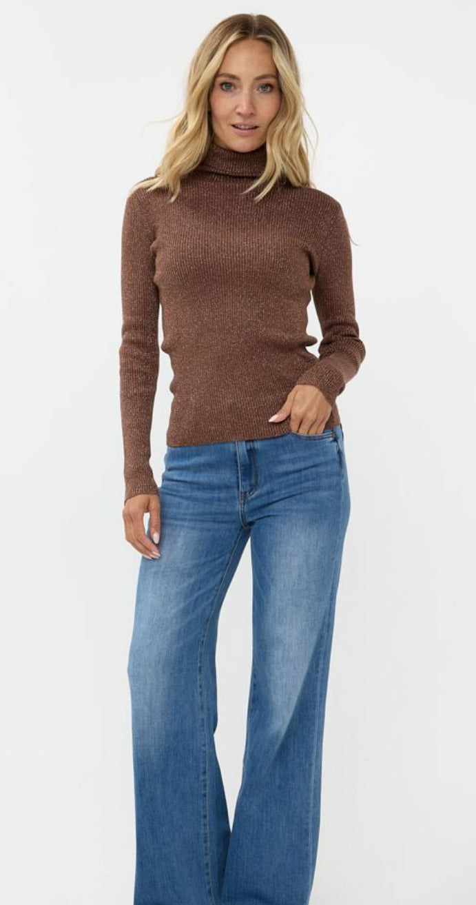 Esqualo: Brandy Lurex Turtle Neck Top 02509