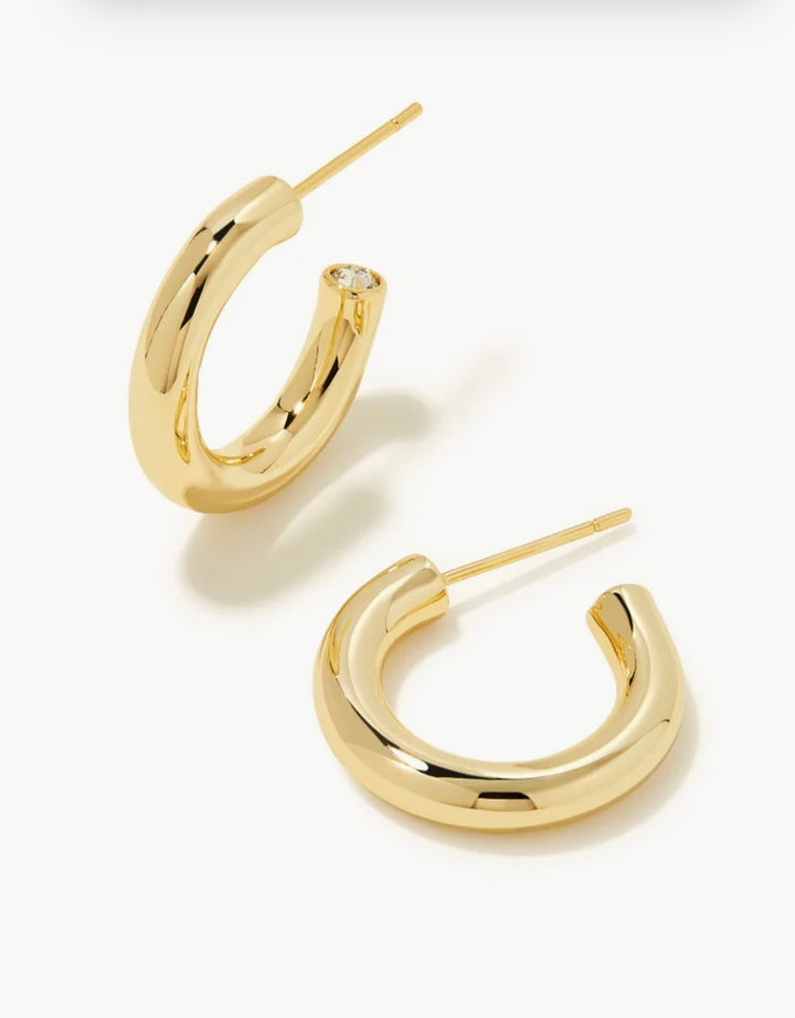 Kendra Scott: Colette Huggie Earrings in Gold - The Vogue Boutique