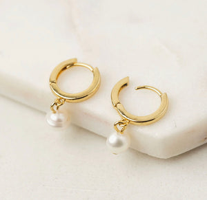 Lovers Tempo: Amari Pearl Huggie Hoop Gold Earrings