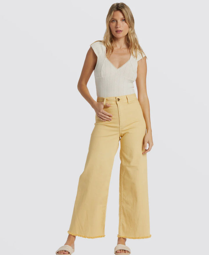 Billabong: Free Fall in Golden Rays