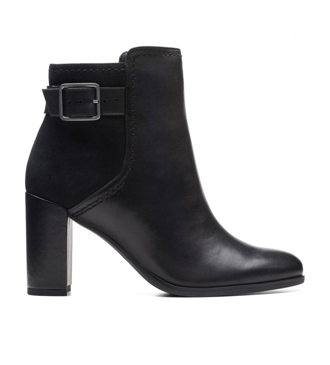 Clarks: Freva85 Buckle in Black Leather