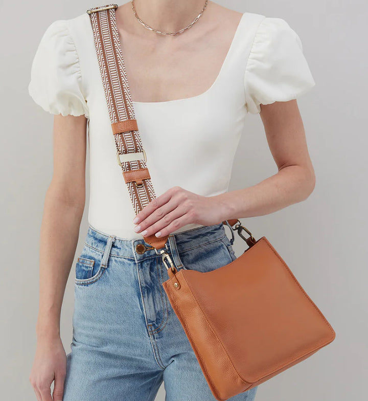 Hobo: Cass Crossbody in Butterscotch