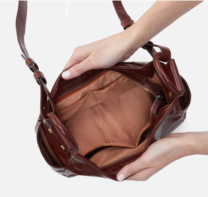 Hobo: Sheila Crossbody in Chocolate
