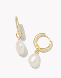 Kendra Scott: Willa Gold Pearl Huggie Earrings in White Pearl