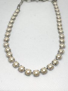 Mariana: Medium Silver Necklace in “Cream Pearl”