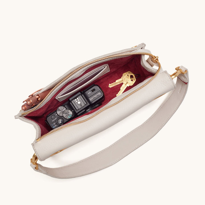 Hammitt: Montana Clutch Sml in Calla Lily/Brushed Gold