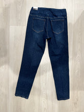 Load image into Gallery viewer, Slim Sation: Ankle Jeans in Midnight
