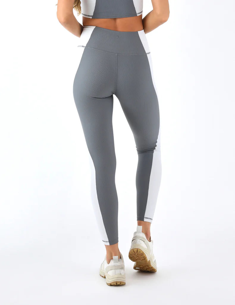 Glyder: Fusion Leggings in Carbon/Ash Grey