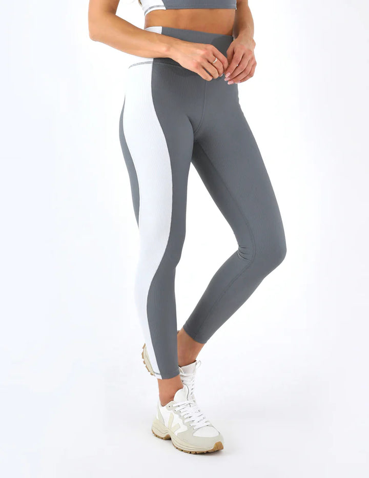 Glyder: Fusion Leggings in Carbon/Ash Grey
